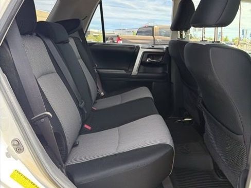 Used 2017 Toyota 4Runner SR5 AWD/4WD image 10