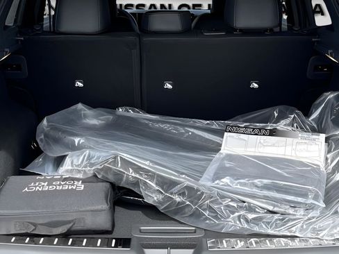 New 2026 Nissan Kicks SR w/ Illumination Package image 36