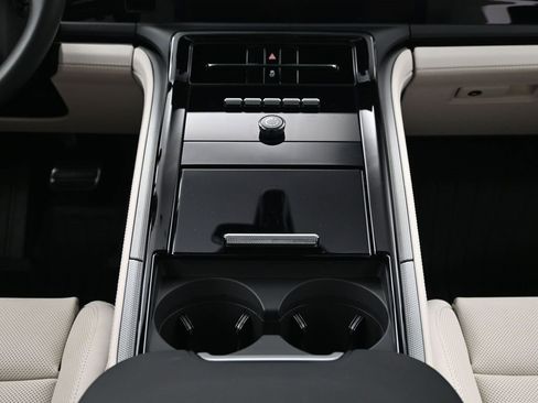 Used 2026 Porsche Panamera 4 image 10