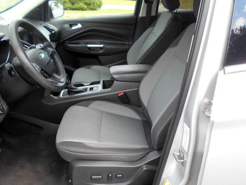 Used 2018 Ford Escape SE w/ SE Sync 3 Package FWD image 9