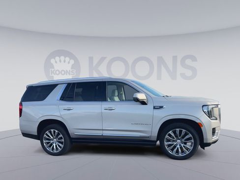 Used 2021 GMC Yukon Denali w/ Denali Premium Package AWD/4WD image 2
