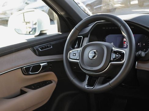 New 2026 Volvo XC90 B6 Plus w/ Protection Package Premier AWD/4WD image 25