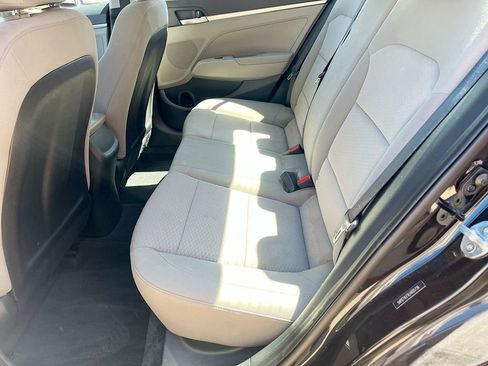 Used 2020 Hyundai Elantra SE FWD image 22