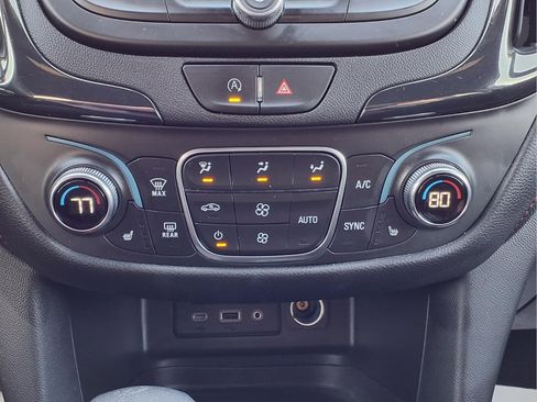 Used 2023 Chevrolet Equinox RS w/ RS Leather Package image 5