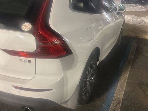 Used 2020 Volvo XC60 T6 Momentum image 10