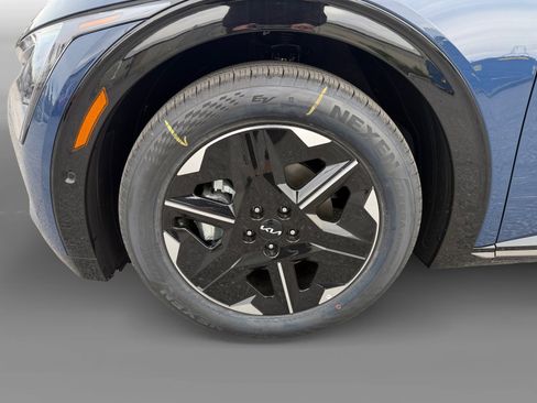 New 2025 Kia EV6 Wind image 9