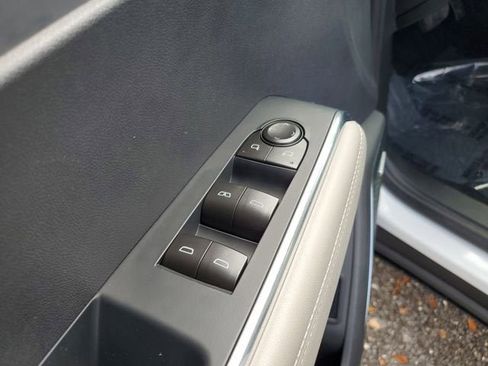 New 2026 GMC Acadia Elevation image 18