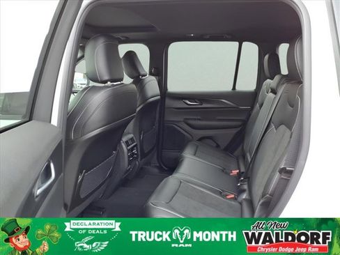 New 2025 Jeep Grand Cherokee 4WD image 12