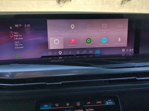 Used 2025 Cadillac Escalade IQ Luxury 1 AWD/4WD image 16