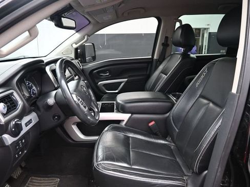 Used 2016 Nissan Titan PRO-4X w/ Pro-4x Convenience Package AWD/4WD image 13