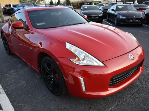 Used 2015 Nissan 370Z Coupe image 4