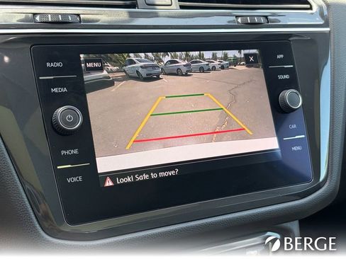 Used 2020 Volkswagen Tiguan SE w/ Panoramic Sunroof Package AWD/4WD image 22