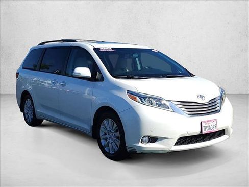 Used 2015 Toyota Sienna Limited FWD image 3