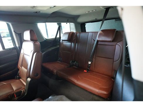 Used 2019 Chevrolet Suburban Premier w/ Premier Plus Edition AWD/4WD image 13