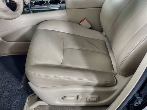 Used 2015 Nissan Pathfinder SL w/ SL Tech Package FWD image 20
