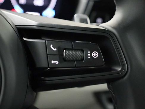 Certified 2025 Porsche Cayenne image 26