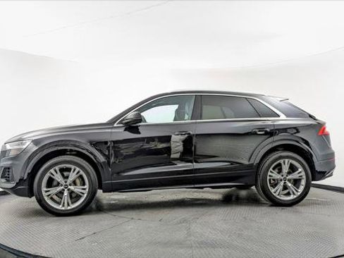 Used 2022 Audi Q8 Premium Plus w/ Premium Plus Package image 3