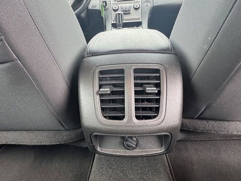 Used 2018 Ford Taurus SEL image 11