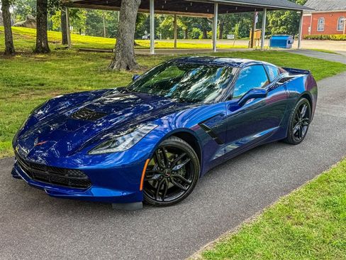 Used 2017 Chevrolet Corvette Stingray Coupe w/ Carbon Flash Badge Package RWD image 3