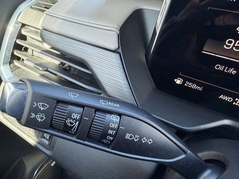 Used 2026 GMC Acadia Elevation image 27