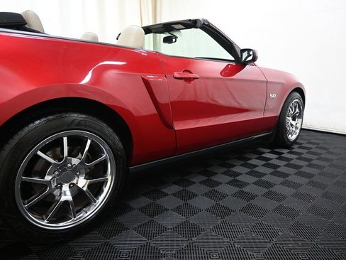 Used 2011 Ford Mustang GT Premium w/ Comfort Pkg RWD image 17