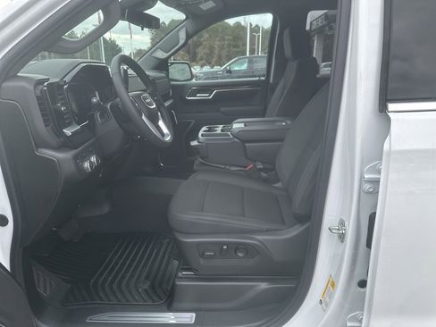 New 2026 GMC Sierra 1500 SLE image 11