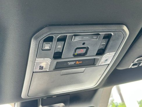 Certified 2025 Toyota Tundra Limited AWD/4WD image 20