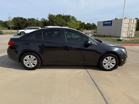 Used 2016 Chevrolet Cruze LS image 4