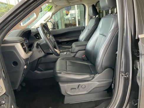 Used 2022 Ford Expedition XLT AWD/4WD image 3