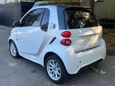 Used 2015 smart fortwo electric drive RWD image 3