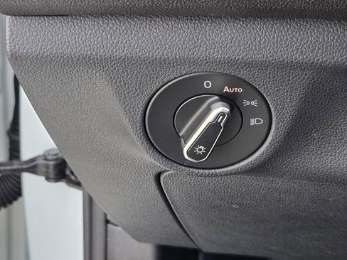 Certified 2023 Volkswagen Jetta SE FWD image 28