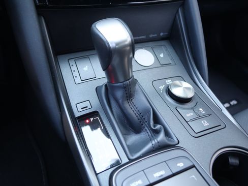 Used 2024 Lexus IS 350 F Sport RWD image 28