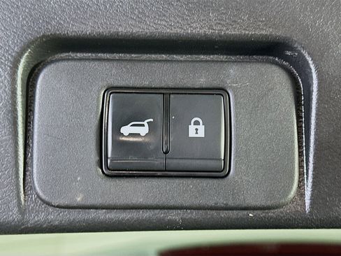 Used 2023 Nissan Rogue SL w/ SL Premium Package image 31