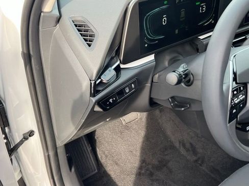 New 2026 Kia Niro LX FWD image 12