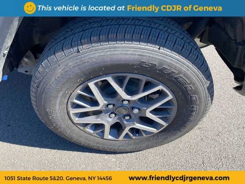 Used 2024 Jeep Wrangler Unlimited Sahara AWD/4WD image 9