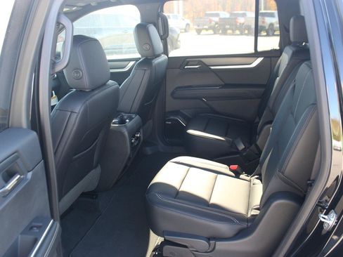 New 2025 GMC Acadia Elevation w/ Elevation Premium Package FWD image 12