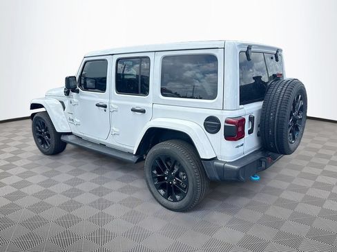 Used 2022 Jeep Wrangler Unlimited Sahara w/ Cold Weather Group AWD/4WD image 8