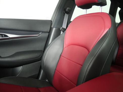 Used 2025 INFINITI QX50 Sport image 28