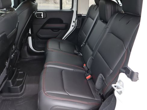 Used 2025 Jeep Wrangler Unlimited Rubicon AWD/4WD image 33