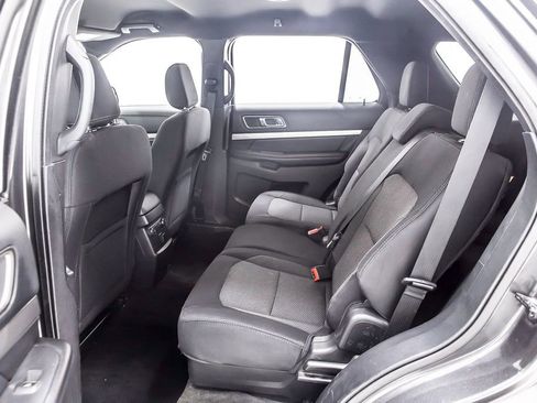 Used 2018 Ford Explorer XLT FWD image 26