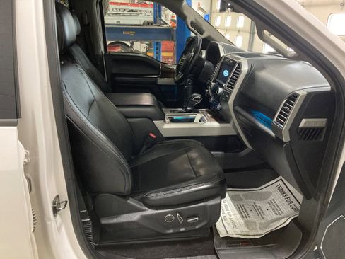 Used 2016 Ford F150 Lariat w/ Equipment Group 502A Luxury AWD/4WD image 4