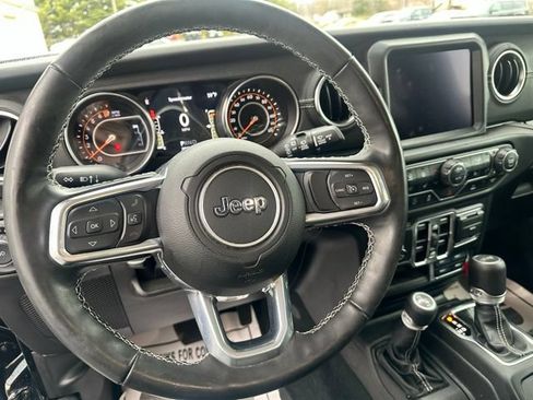 Used 2022 Jeep Wrangler Unlimited Sahara w/ Cold Weather Group AWD/4WD image 20