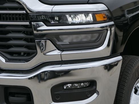 New 2026 RAM 3500 Tradesman AWD/4WD image 9