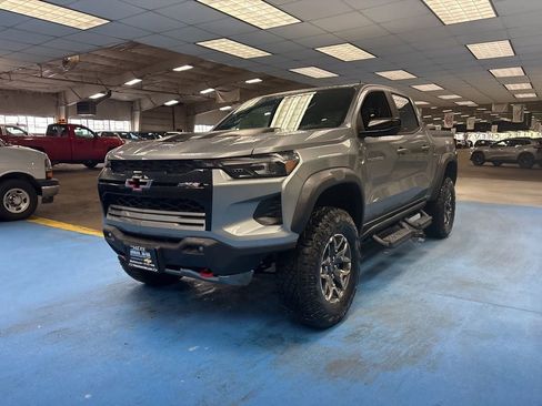 New 2026 Chevrolet Colorado ZR2 w/ Technology Package AWD/4WD image 12
