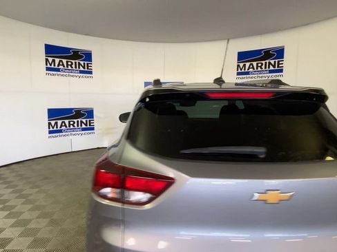 Used 2023 Chevrolet TrailBlazer LT w/ Convenience Package AWD/4WD image 9