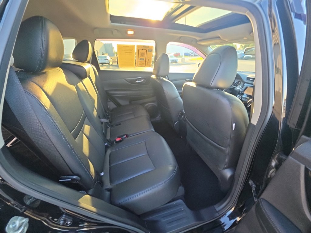 Used 2020 Nissan Rogue SL w/ Premium Package AWD/4WD image 33
