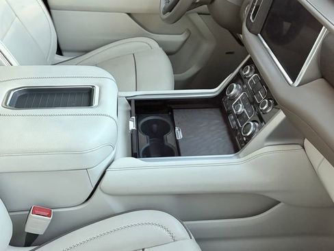 Used 2023 GMC Yukon Denali image 8