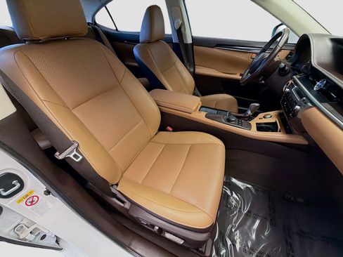 Used 2018 Lexus ES 350 350 w/ Premier Package image 15