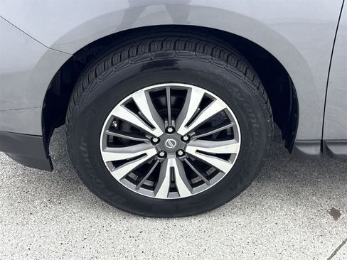 Used 2018 Nissan Pathfinder SL image 43
