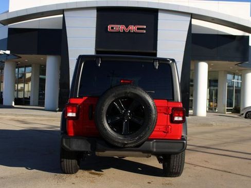 Used 2022 Jeep Wrangler Unlimited Sport image 5